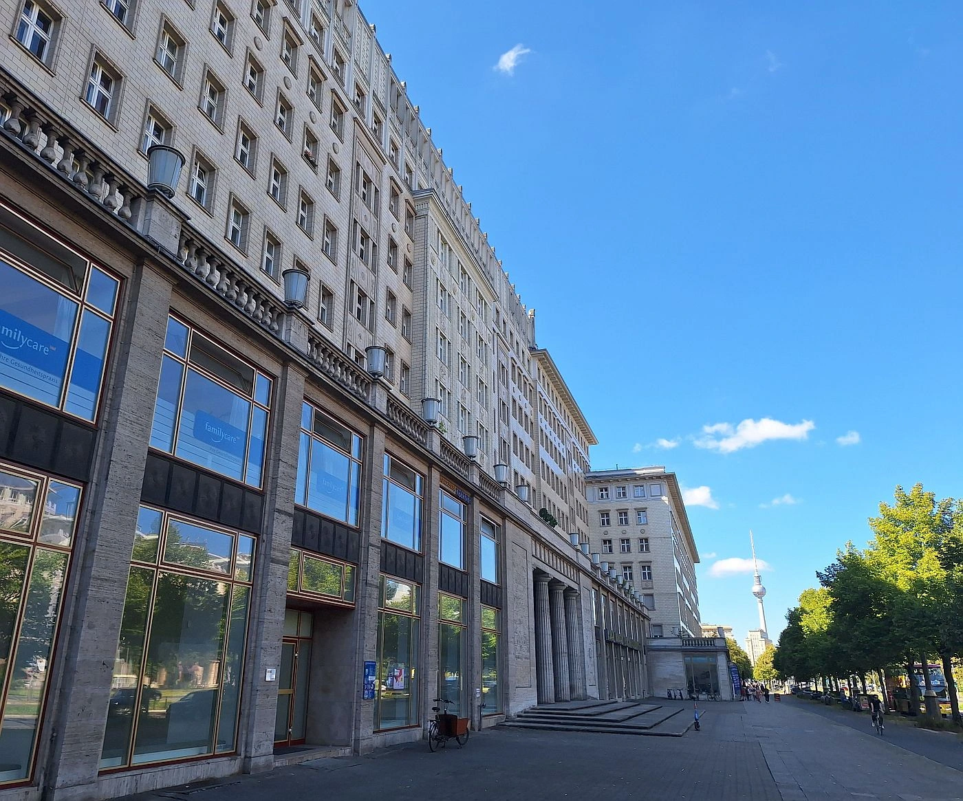 Socialistická architektura na Karl-Marx-Allee v Berlíně